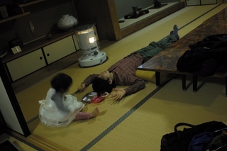 ひよこさんになっている伊藤大地.jpg
